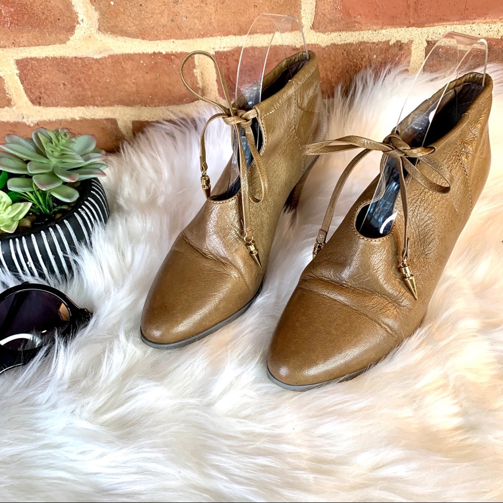 REBECCA MINKOFF Quiet Luxury Cocoa Leather Keyhole Opening Ankle Boots, 7 - Picture 6 of 15